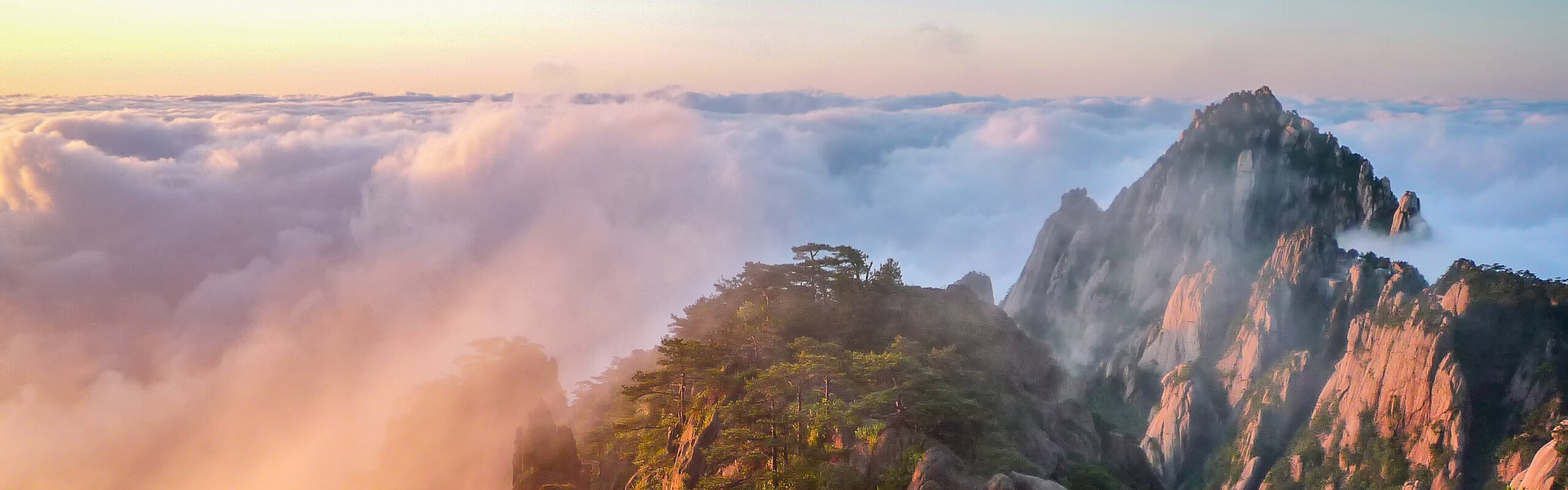 7-Day Shanghai, Yellow Mountains, and Hangzhou Tour